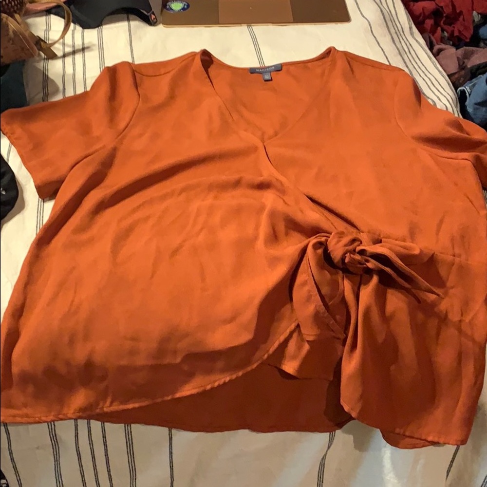 Madison tie shirt